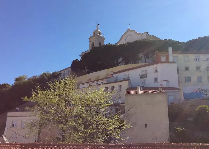 Boavista Apartment, Panoramic Castle, Graca And City Views, Historic Mouraria Lisbon