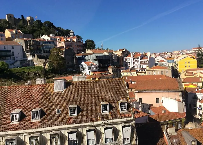 아파트 Boavista Apartment, Panoramic Castle, Graca And City Views, Historic Mouraria Lisbon 리스본