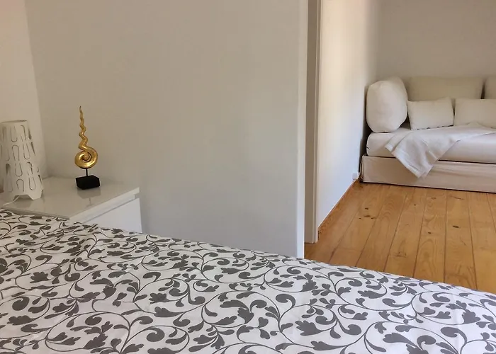 아파트 Boavista Apartment, Panoramic Castle, Graca And City Views, Historic Mouraria Lisbon 리스본