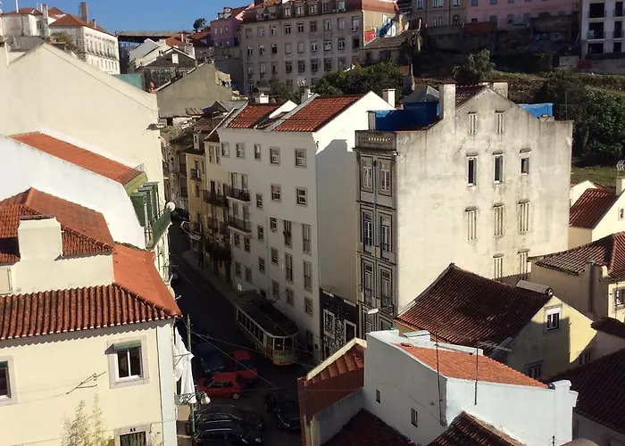 아파트 Boavista Apartment, Panoramic Castle, Graca And City Views, Historic Mouraria Lisbon