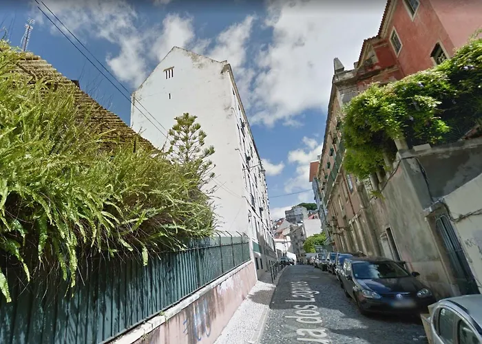 Boavista Apartment, Panoramic Castle, Graca And City Views, Historic Mouraria Lisbon
