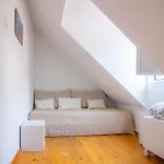 Boavista Apartment, Panoramic Castle, Graca And City Views, Historic Mouraria Lisbon