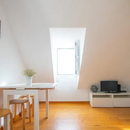 شقة Boavista Apartment, Panoramic Castle, Graca And City Views, Historic Mouraria Lisbon