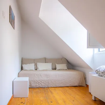 Boavista Apartment, Panoramic Castle, Graça&city Views, Historic Mouraria