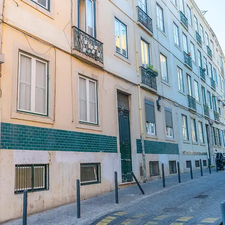 Boavista Apartment, Panoramic Castle, Graça&city Views, Historic Mouraria