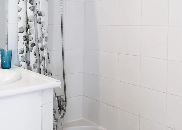Апартаменты Boavista Apartment, Panoramic Castle, Graca And City Views, Historic Mouraria Lisbon