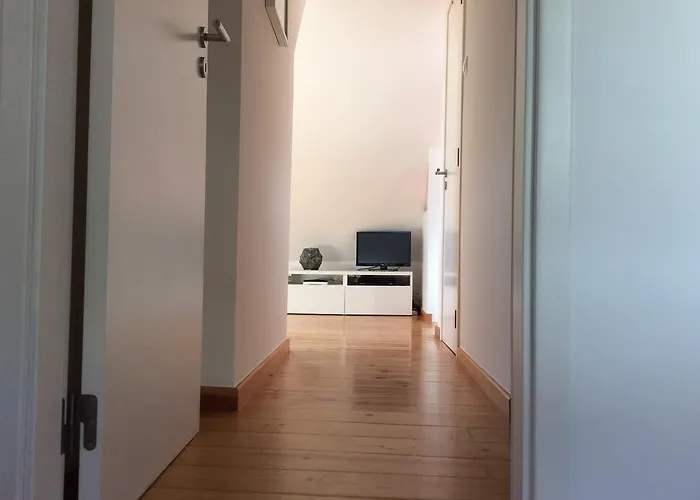 Апартаменты Boavista Apartment, Panoramic Castle, Graca And City Views, Historic Mouraria Lisbon *